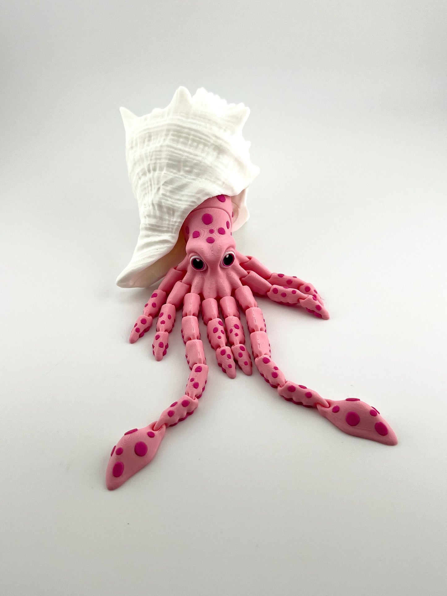 Adorable 3D Printed Squid and Shell, Articulated Playful Figures for Ocean Lovers, Great Gift for Kids and Collectors
