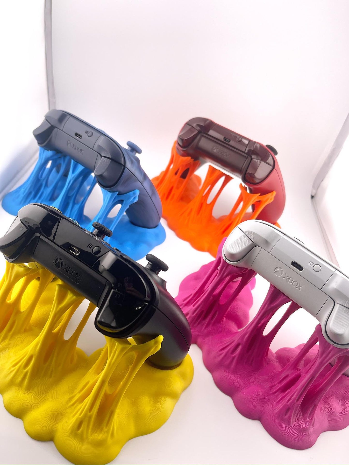 Custom Slime Controller Stand, Fun 3D-Printed Holder for Xbox/PlayStation, Perfect Gift for Gamers and Desk Organization