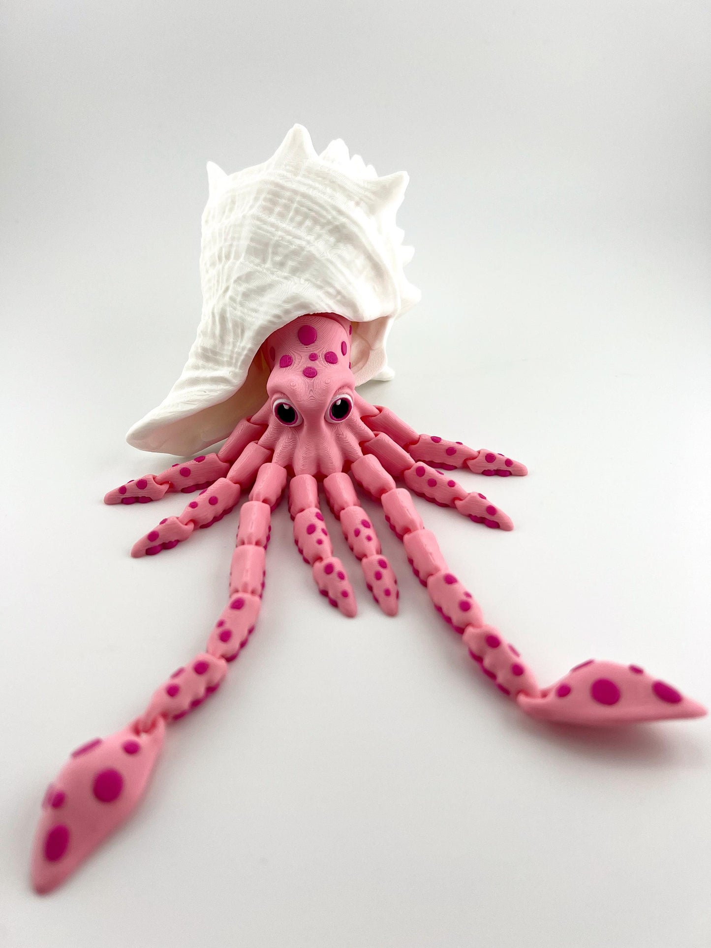 Adorable 3D Printed Squid and Shell, Articulated Playful Figures for Ocean Lovers, Great Gift for Kids and Collectors