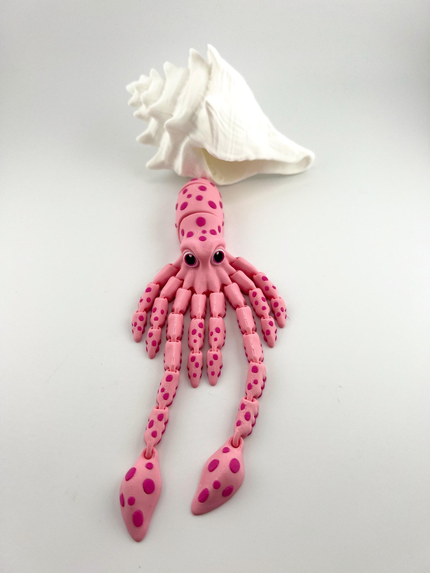 Adorable 3D Printed Squid and Shell, Articulated Playful Figures for Ocean Lovers, Great Gift for Kids and Collectors